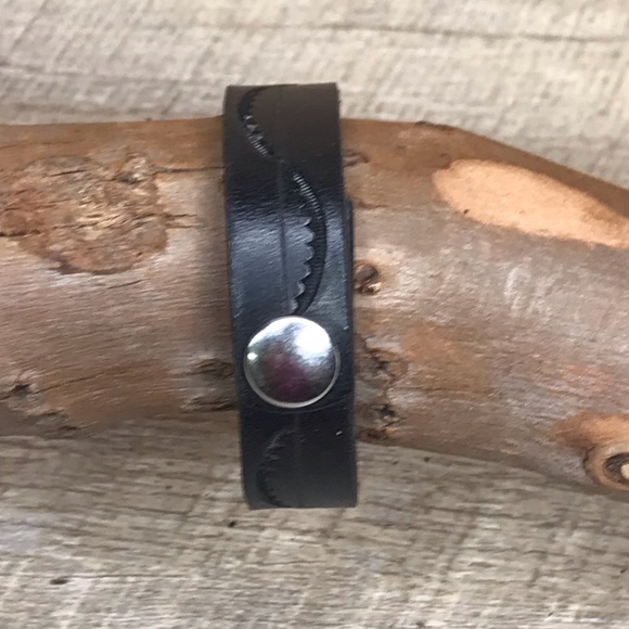 Sold-black leather tooled turquoise bracelet cuff - Picture 2 of 2